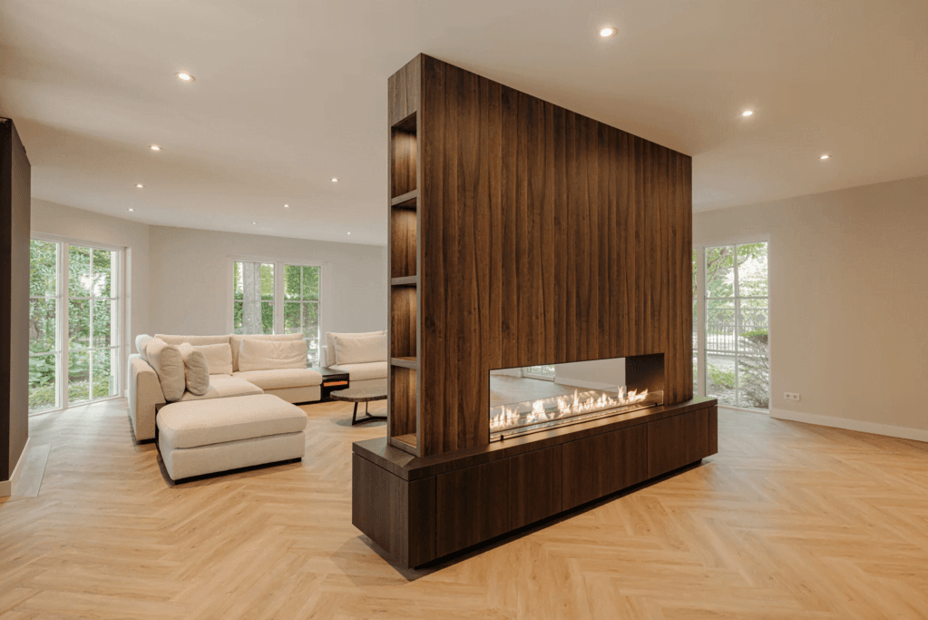 Built-in linear & volumetric fireplaces